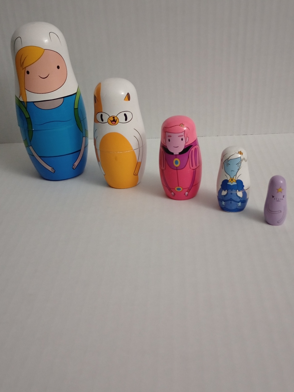 Entertainment Earth Adventure Time Fiona And Cake Wood Nesting Dolls 5 Pc Set